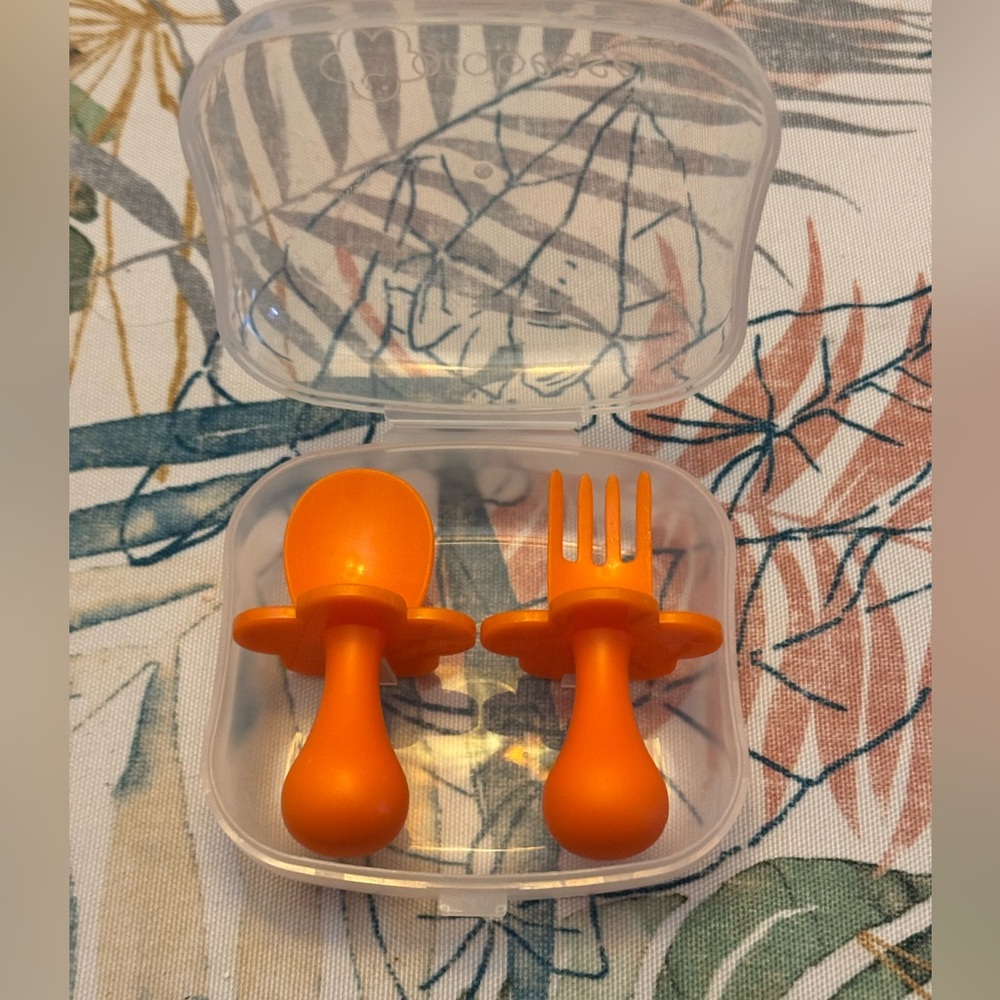 Grabease baby toddler self feeding spoon and fork utensils with travel container